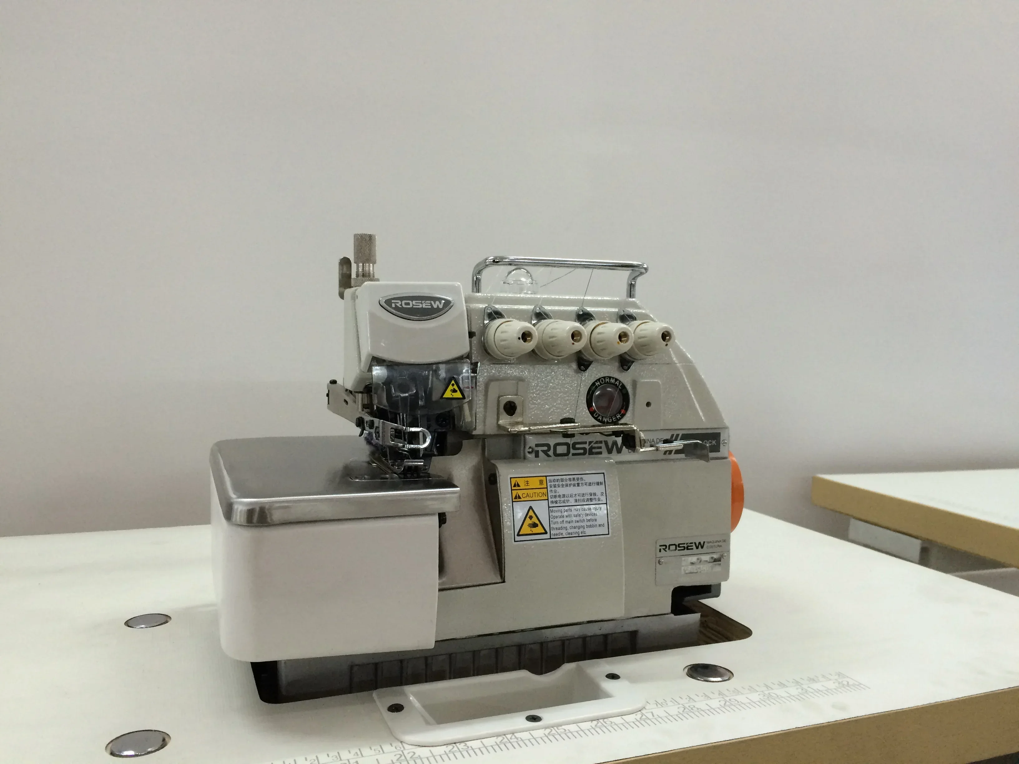 ماكينة خياطة أوفرلوك صناعية بـ - مراجعة Overlock Sewing Machine 4 Thread وسعره