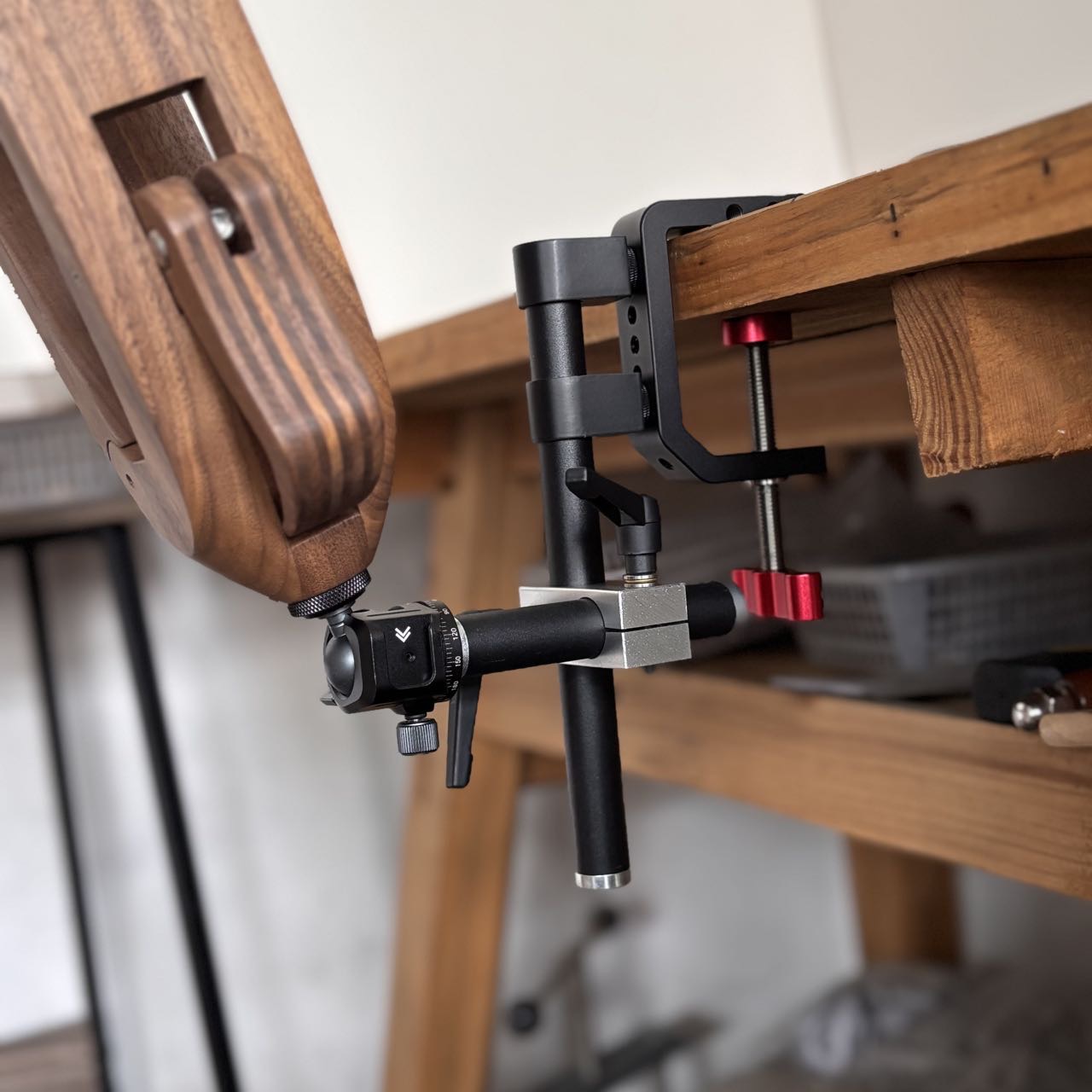 متعددة الوظائف 360 درجة الجلود - مراجعة Leather Stitching Pony Clamp وسعره